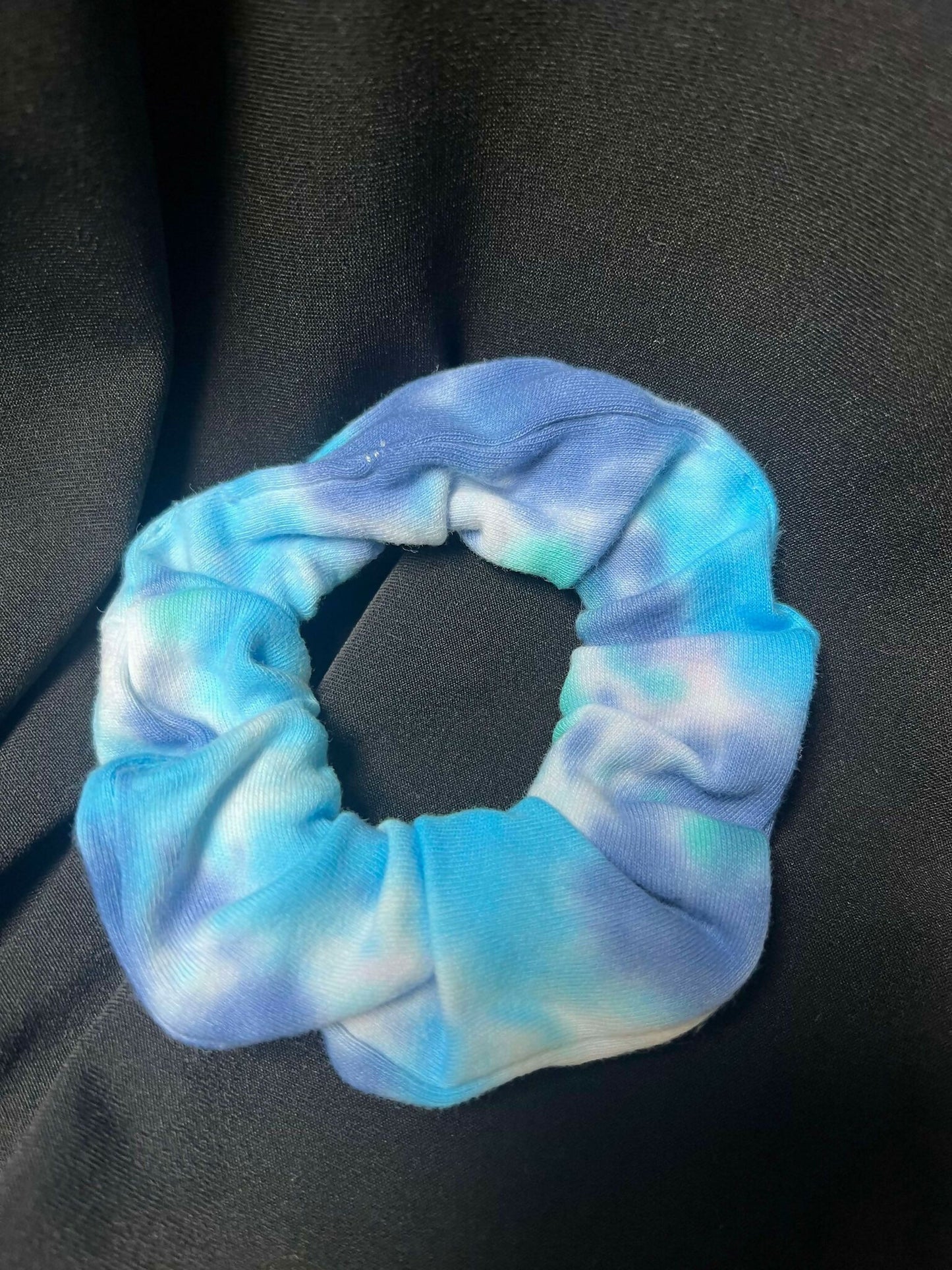 Tie dye hair scrunchie blue/purple/white